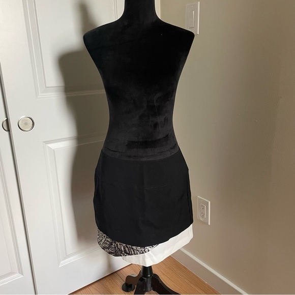 Helmut Lang Black White Multi-Layer Zip Back Viscose Mini Skirt EUC Size 6 - Picture 8 of 13